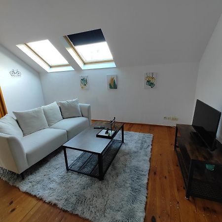 Cosy Appartement 2 Chambres Pont-de-l'Arche Exterior photo